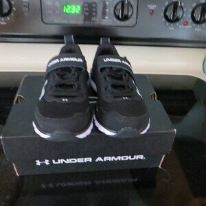 Boy's Under Armour Sneakers